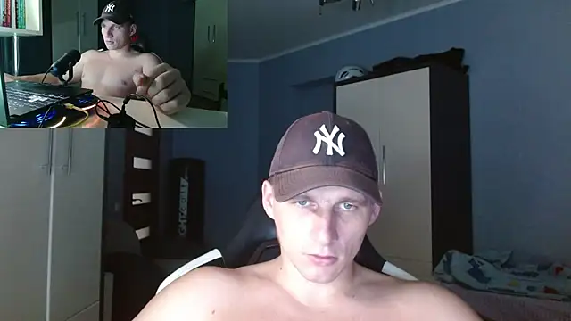 Snapshot of PoliglotJoe chatting on October 2025 10:54:02 PM PoliglotJoe online show from October 2025 10:54:02 PM