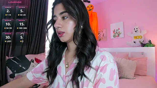 annadu011 online show from October 2025 03:02:02 PM