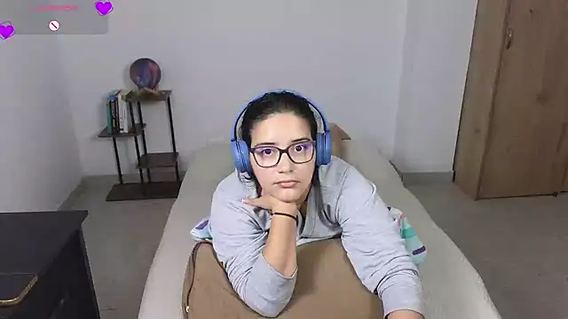 Snapshot of blue__moon_ chatting on July 2026 10:21:02 AM blue moon online show from July 2026 10:21:02 AM