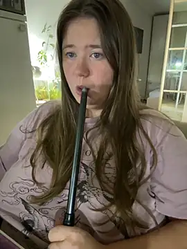 remirann  online show from October 2025 05:44:01 PM