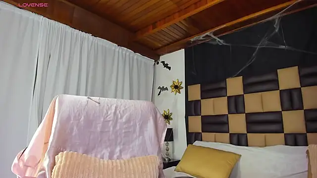 Snapshot of BarbieKano chatting on November 2025 12:00:01 AM BarbieKano online show from November 2025 12:00:01 AM