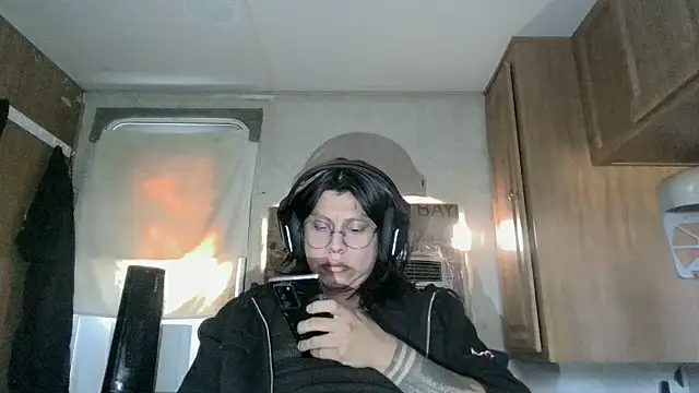 Snapshot of jceodo100 chatting on October 2025 04:52:01 PM jceodo100 online show from October 2025 04:52:01 PM