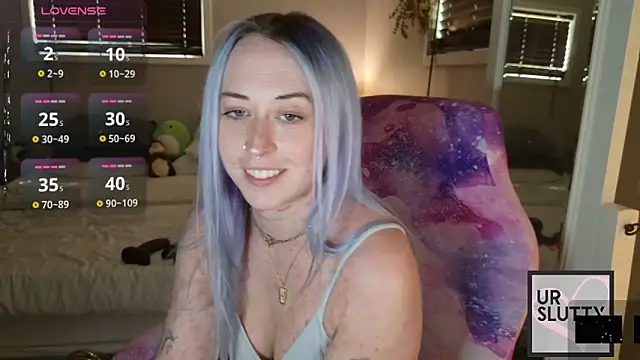 Snapshot of ursluttygf chatting on May 2026 03:41:02 PM ursluttygf online show from May 2026 03:41:02 PM