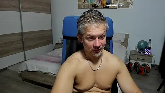 RobbyShawz online show from July 2026 04:10:02 AM
