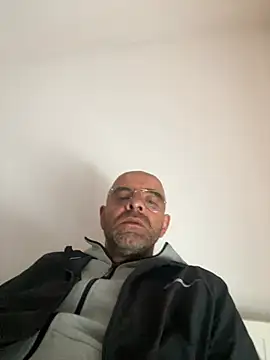 slim1976006 online show from May 2026 04:01:02 PM
