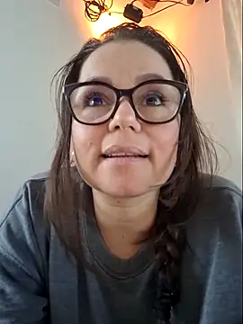 Snapshot of MariaPau_83 chatting on May 2026 02:45:01 PM MariaPau 83 online show from May 2026 02:45:01 PM