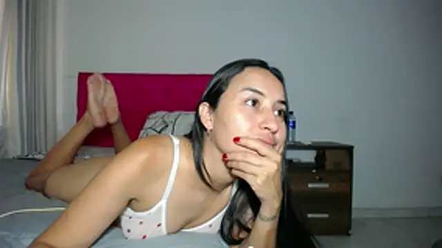 LisaRiveraxxx online show from October 2025 05:53:01 PM