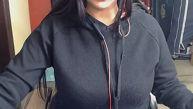 Naiaa-mylove online show from December 2025 10:11:02 AM