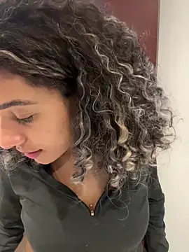 Snapshot of Belkaj chatting on October 2025 01:14:01 AM Belkaj online show from October 2025 01:14:01 AM