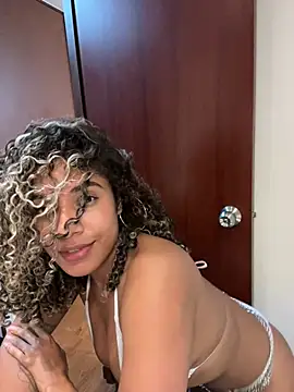 Snapshot of Belkaj chatting on February 2026 06:40:02 AM Belkaj online show from February 2026 06:40:02 AM