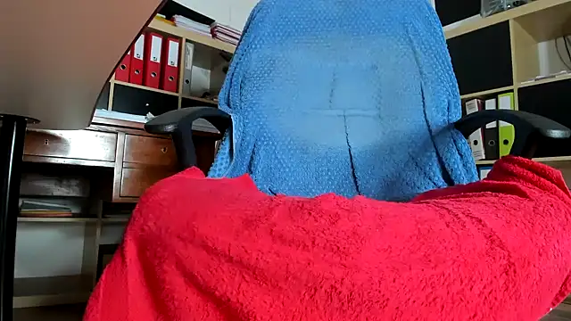 Snapshot of leccaleccafiga chatting on December 2024 07:00:02 PM leccaleccafiga online show from December 2024 07:00:02 PM