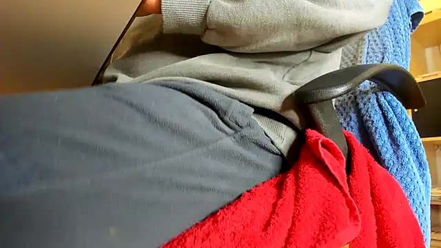 Snapshot of leccaleccafiga chatting on January 2025 09:09:02 PM leccaleccafiga online show from January 2025 09:09:02 PM