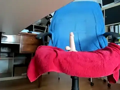 Snapshot of leccaleccafiga chatting on January 2025 08:13:02 PM leccaleccafiga online show from January 2025 08:13:02 PM