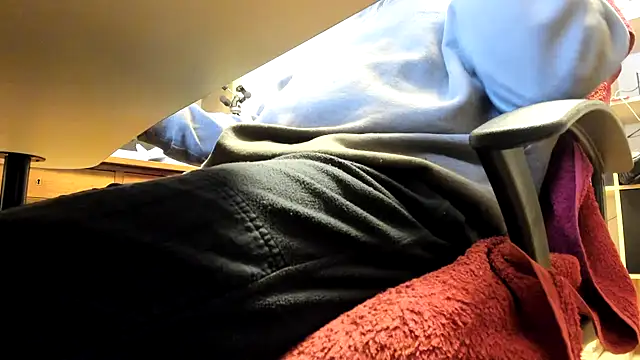 Snapshot of leccaleccafiga chatting on March 2025 05:13:02 PM leccaleccafiga online show from March 2025 05:13:02 PM