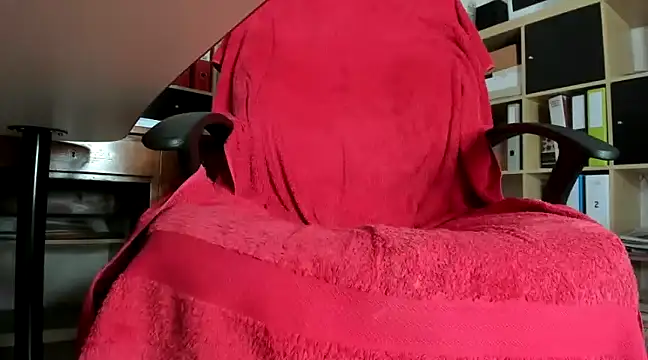 Snapshot of leccaleccafiga chatting on March 2025 08:11:01 PM leccaleccafiga online show from March 2025 08:11:01 PM