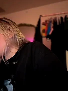 PiggyRose online show from October 2025 12:27:01 AM