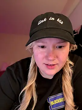 PiggyRose online show from November 2025 01:59:02 AM