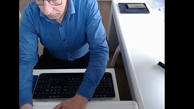 dutchpornking online show from April 2026 06:47:02 AM