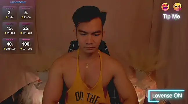 000batman000 online show from December 2024 11:25:01 PM