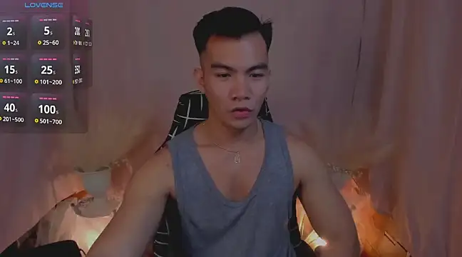 000batman000 online show from December 2024 01:33:01 PM