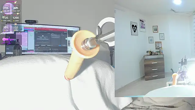 sofi velez online show from October 2025 05:25:02 PM