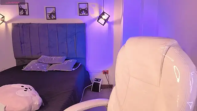 Catalinaa martinez online show from October 2025 03:30:01 AM