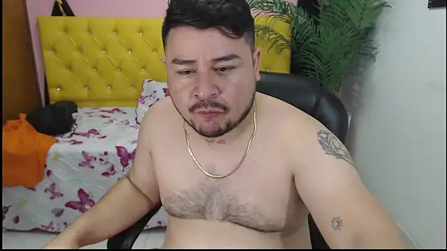 Snapshot of oso_dirty_ chatting on December 2024 05:40:01 PM oso dirty  online show from December 2024 05:40:01 PM