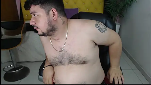 Snapshot of oso_dirty_ chatting on January 2025 05:33:01 PM oso dirty  online show from January 2025 05:33:01 PM