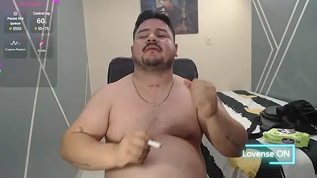 Snapshot of oso_dirty_ chatting on January 2025 08:42:01 PM oso dirty  online show from January 2025 08:42:01 PM