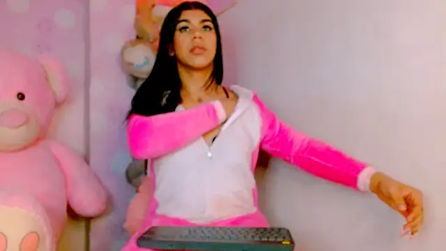 veronica villalba online show from December 2024 05:40:02 AM