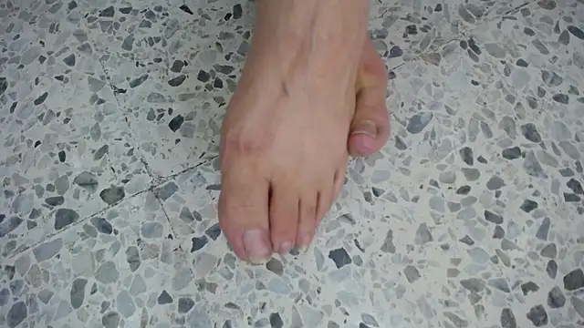 Snapshot of moxa_hot chatting on January 2025 02:04:01 PM moxa hot online show from January 2025 02:04:01 PM