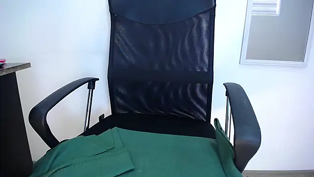 Snapshot of moxa_hot chatting on January 2025 04:40:01 PM moxa hot online show from January 2025 04:40:01 PM