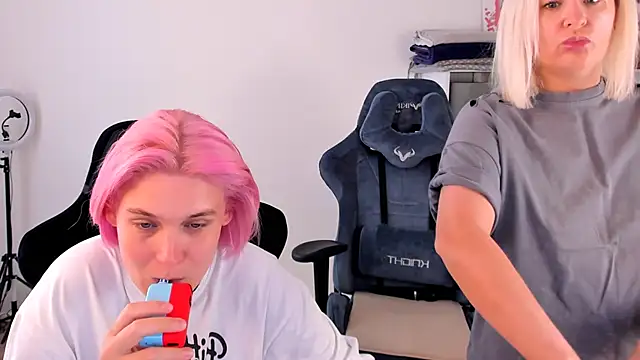 hotblonds online show from September 2025 10:27:01 AM