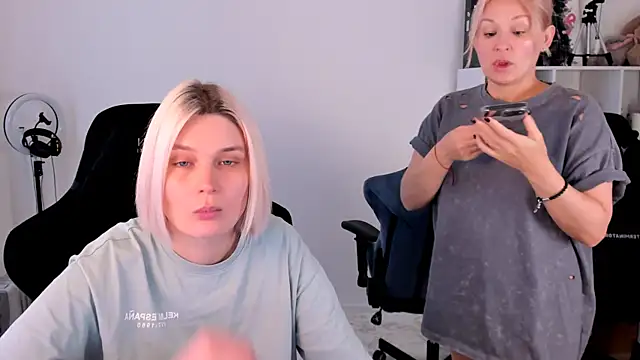 hotblonds online show from November 2025 10:10:02 AM