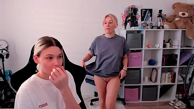 hotblonds online show from February 2026 12:37:01 PM