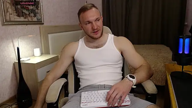 Toress1 online show from April 2026 07:58:01 PM