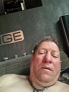 tomtom111111 online show from October 2025 10:05:02 AM