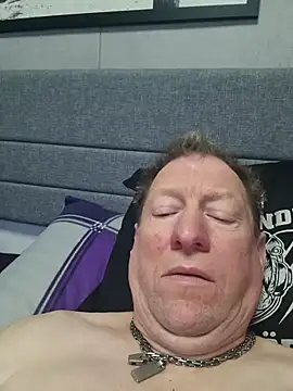 tomtom111111 online show from November 2025 03:03:01 PM