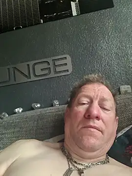 tomtom111111 online show from November 2025 01:32:01 PM