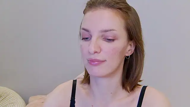 Snapshot of Beauty_Alex chatting on January 2025 02:17:01 AM Beauty Alex online show from January 2025 02:17:01 AM