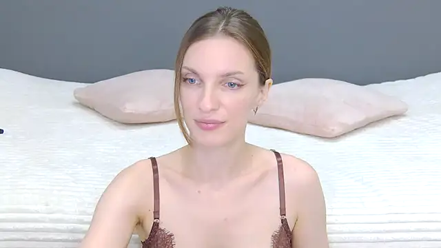 Snapshot of Beauty_Alex chatting on October 2025 02:23:02 AM Beauty Alex online show from October 2025 02:23:02 AM