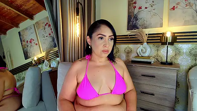 Snapshot of Madissononee chatting on February 2026 02:32:01 AM Madissononee online show from February 2026 02:32:01 AM