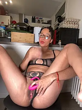 Lauyako online show from September 2025 10:10:02 PM