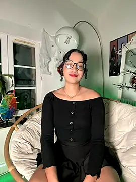 Lauyako online show from November 2025 08:55:01 PM