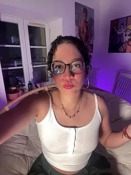 Snapshot of Lauyako chatting on June 2026 07:38:02 PM Lauyako online show from June 2026 07:38:02 PM
