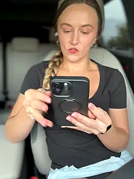 lunagirl13 online show from September 2025 06:19:02 PM