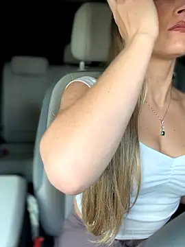 lunagirl13 online show from September 2025 05:15:02 PM