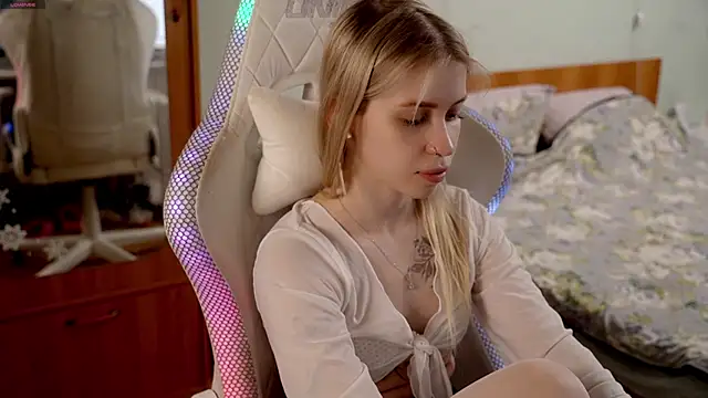 ho1yho1e online show from February 2026 06:15:02 PM