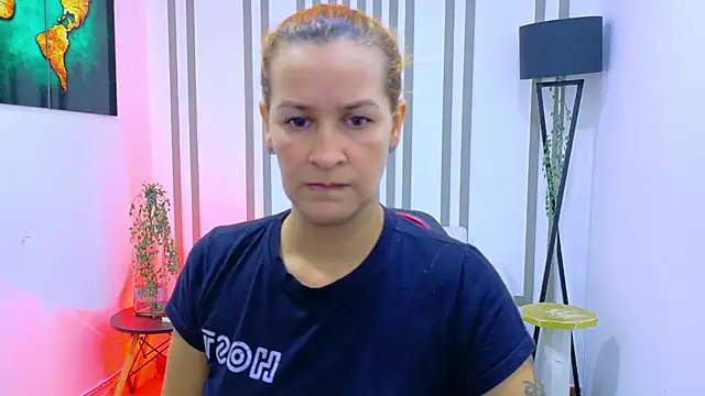 Snapshot of Britney_taylor_ chatting on November 2025 10:21:02 PM Britney taylor online show from November 2025 10:21:02 PM