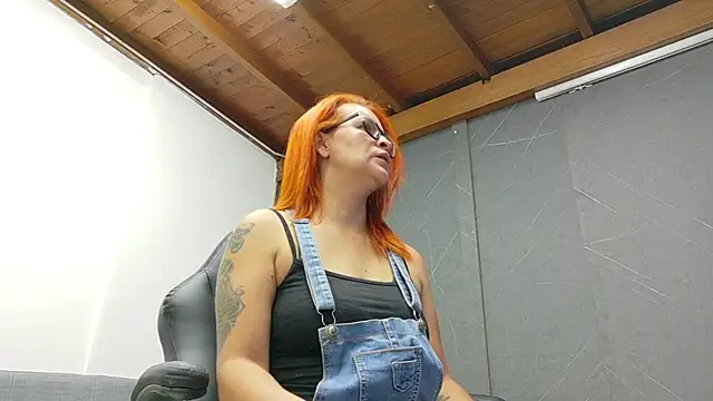 Snapshot of Britney_taylor_ chatting on January 2026 07:06:01 PM Britney taylor online show from January 2026 07:06:01 PM